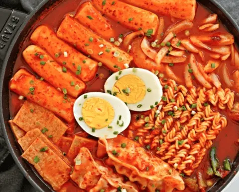 Spicy RICE CAKE Tteokbokki Hot pot