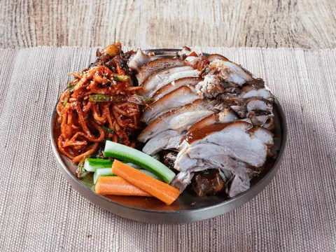 Jokbal(Braised Pig Trotters)